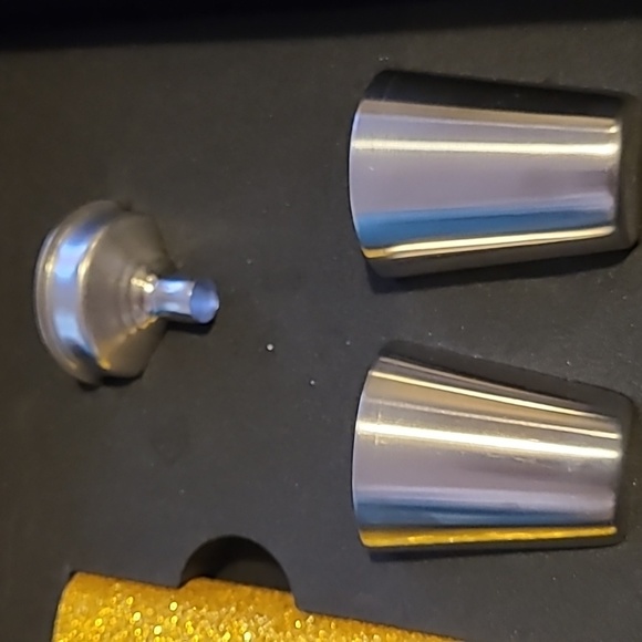 Glitter Flask - Picture 4 of 6